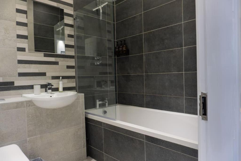 Spacious Apartment In City Centre - Free Parking Nottingham Exteriér fotografie